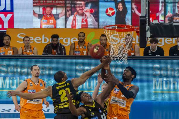 势埋下了悬 势埋下了悬