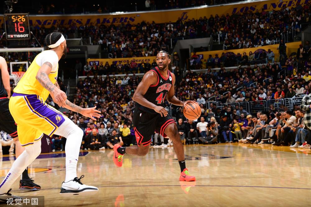 纪录上迈出 纪录上迈出